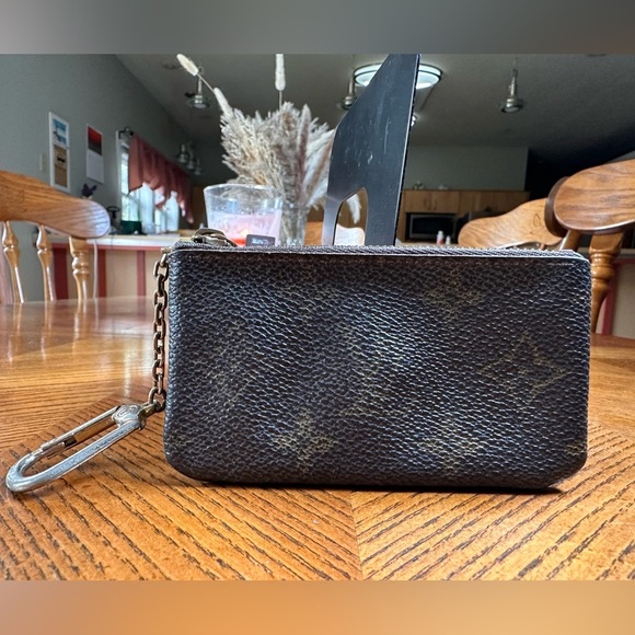 💯 Authentic Louis Vuitton Monogram Key Chain
W/Hook - Picture 1 of 7